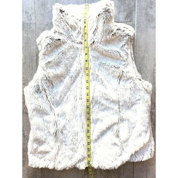 WEATHERPROOF GARMENT CO. White Ivory Puff Quilted Vest Faux Fur Reversible M EUC - Picture 8 of 10